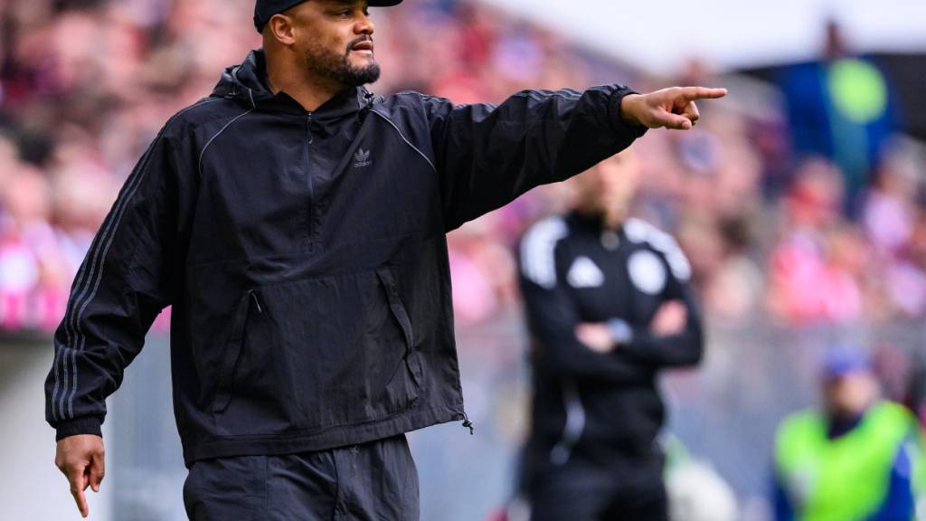 Bayern Münchens Trainer Vincent Kompany kennt nur eine Richtung - das werden in der am Freitag beginnenden neuen Spielzeit auch die Gegner wieder zu spüren bekommen