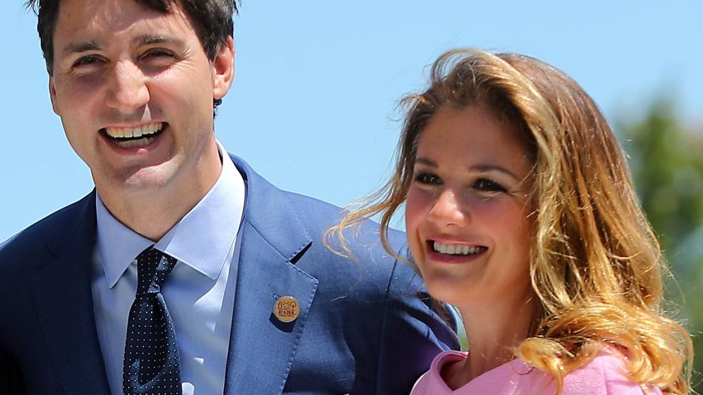 ARCHIV - Kanadas Premierminister Justin Trudeau und dessen Frau Sophie Gregoire Trudeau in Quebec. Foto: Michael Kappeler/dpa