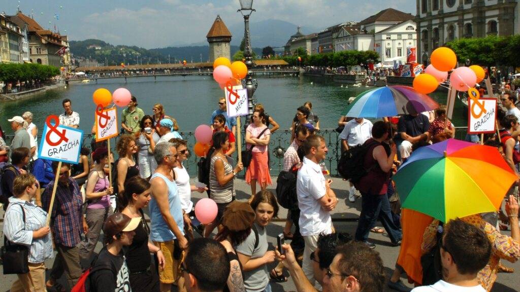 Zuletzt richtig gross in Luzern gefeiert wurde die Pride 2005. Seit 2022 gibt es sie wieder in der Zentralschweiz. (Archivbild)