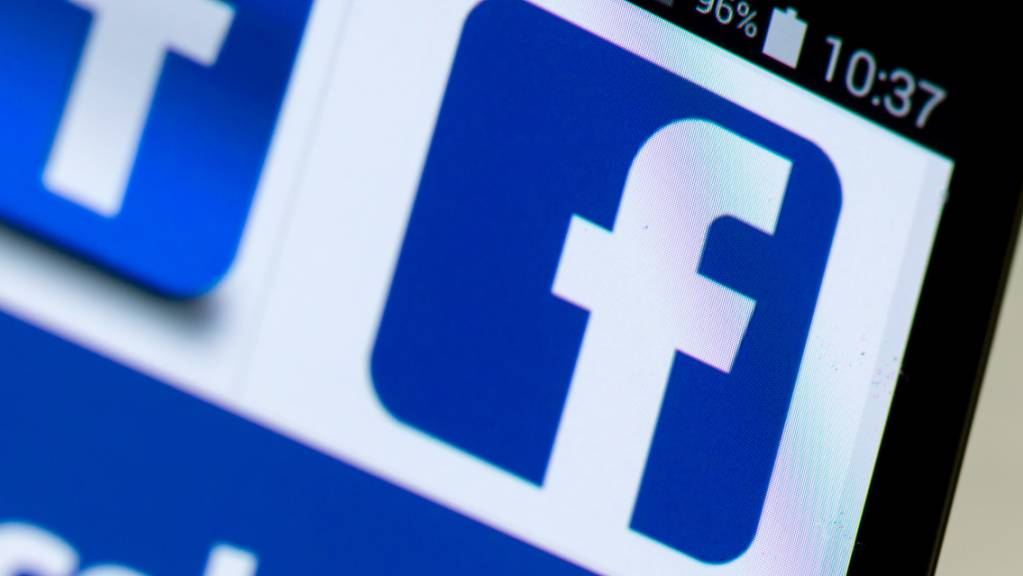 Trotz aller Kritik lockt die Social-Media-Plattform Facebook immer noch neue User an. (Archivbild)