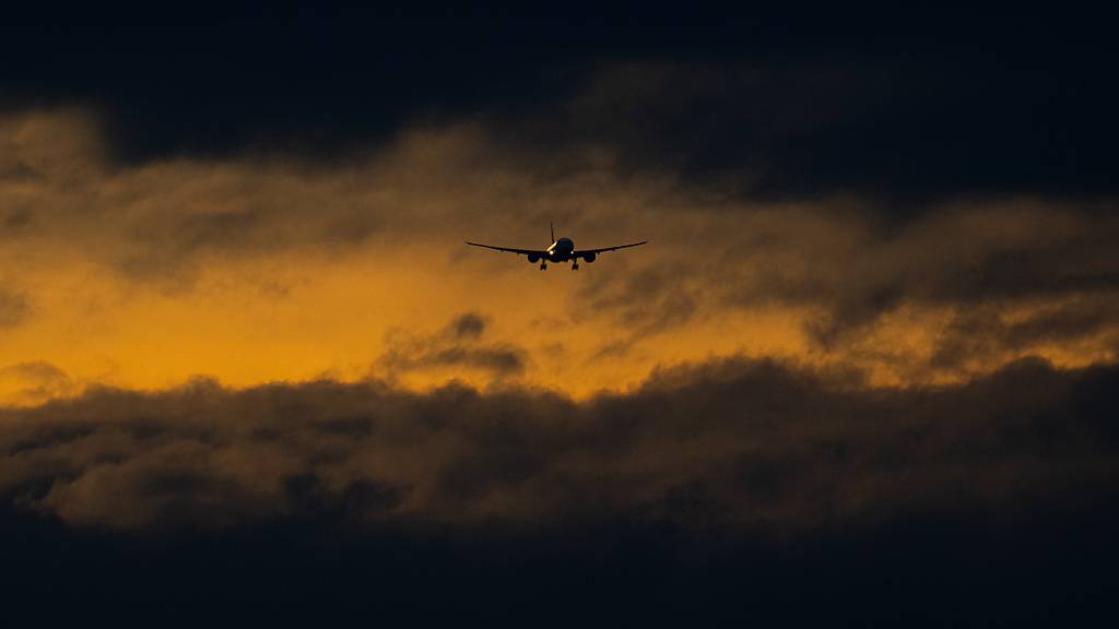 Toilette übergelaufen: Flugzeug kehrt wegen Problemen mit WC um