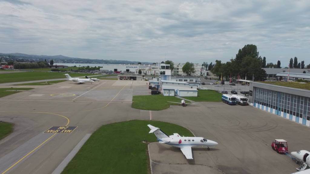 Exklusiver Blick in Arbeitstag der Fluglotsen am Flughafen St.Gallen-Altenrhein