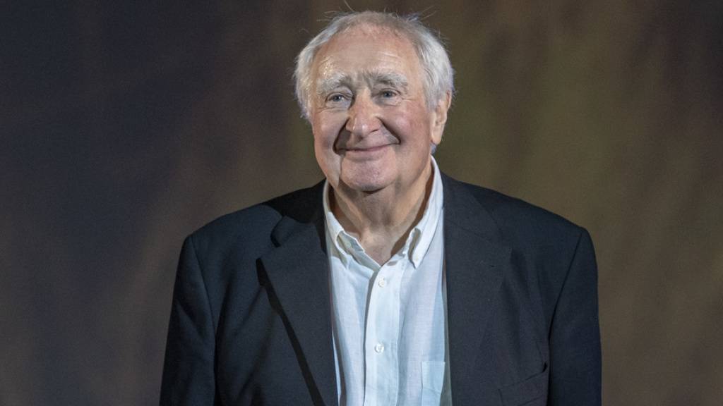 Der Schweizer Regisseur Fredi M. Murer («Vitus») prägte die nationale und internationale Filmgeschichte der letzten 60 Jahre: An der diesjährigen Verleihung der Schweizer Filmpreise darf er den Ehrenpreis entgegennehmen.