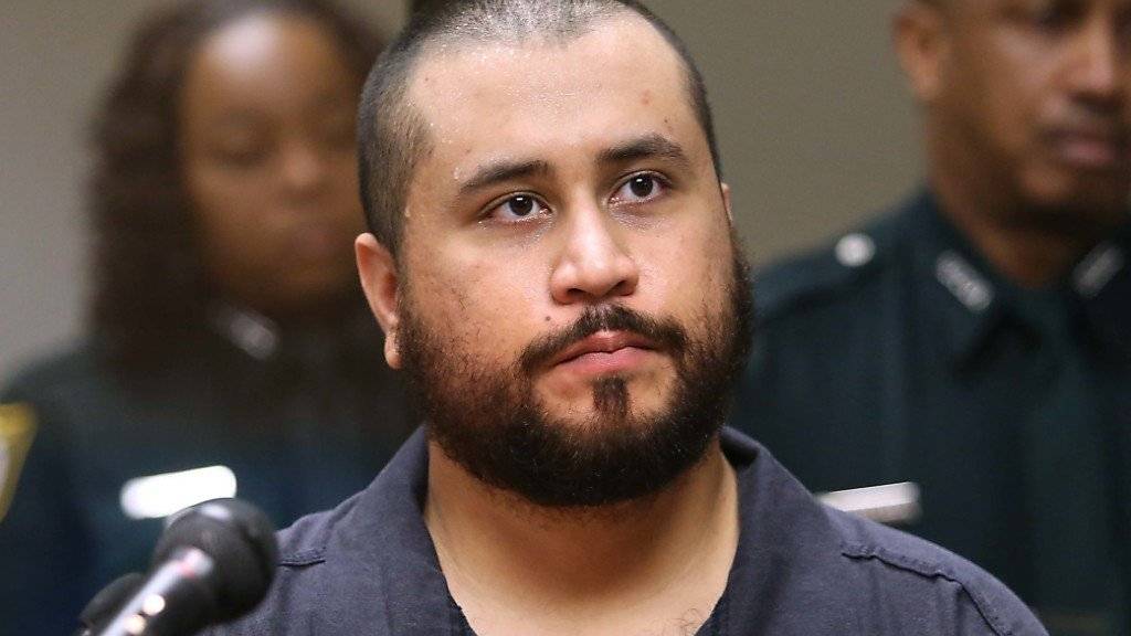 George Zimmerman, hier vor Gericht im US-Bundesstaat Florida, tötete den 17-jährigen Trayvon Martin, wurde aber freigesprochen. Mit dem Verkauf der Tatwaffe machte er nun kräftig Kasse. (Archivbild)