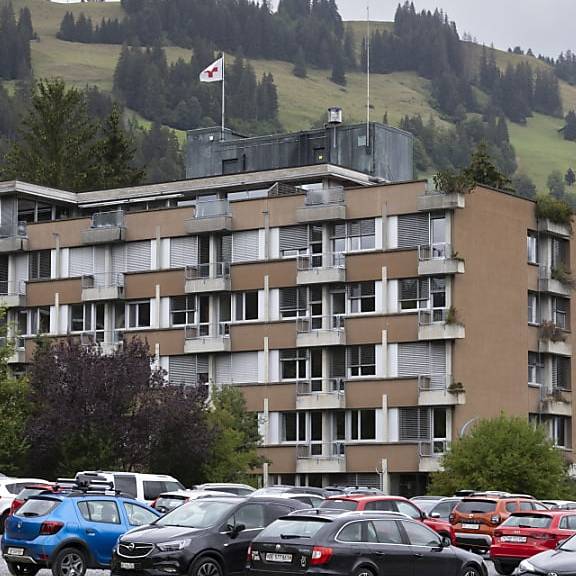 Gemeinde Gsteig sorgt kurz vor Spital-Abstimmung für Aufruhr