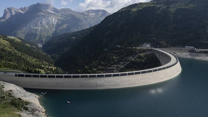 EWZ will zwei hochalpine Solar-Grossanlagen in Graubünden bauen