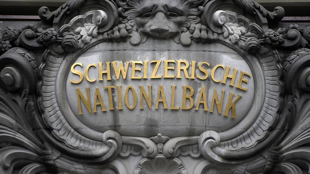 Trotz Euro-Franken Parität erwarten die Experten der Credit Suisse keine Massnahmen der Nationalbank. (Archivbild)