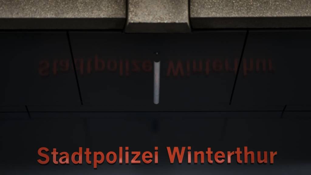 Wegen eines verdächtigen Gegenstands ist das Gebiet um das Polizeigebäude in Winterthur grossflächig abgesperrt worden.
(Archivbild)