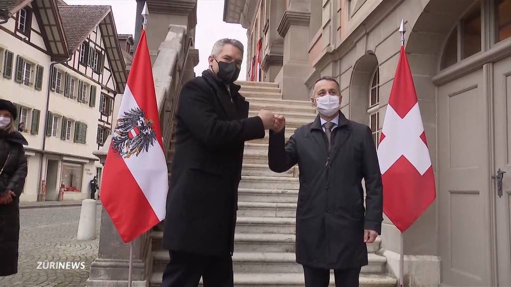 Hoher Besuch in Zofingen: Ignazio Cassis begrüsst österreichischen Kanzler