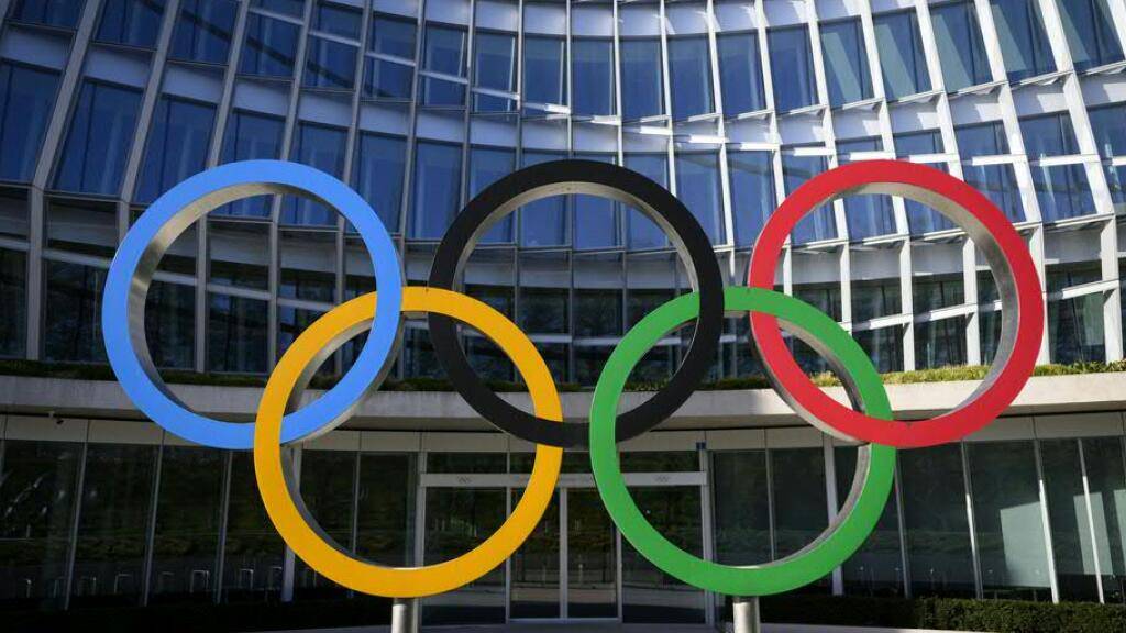 Die Olympischen Ringe vor dem Hauptquartier des IOC in Lausanne
