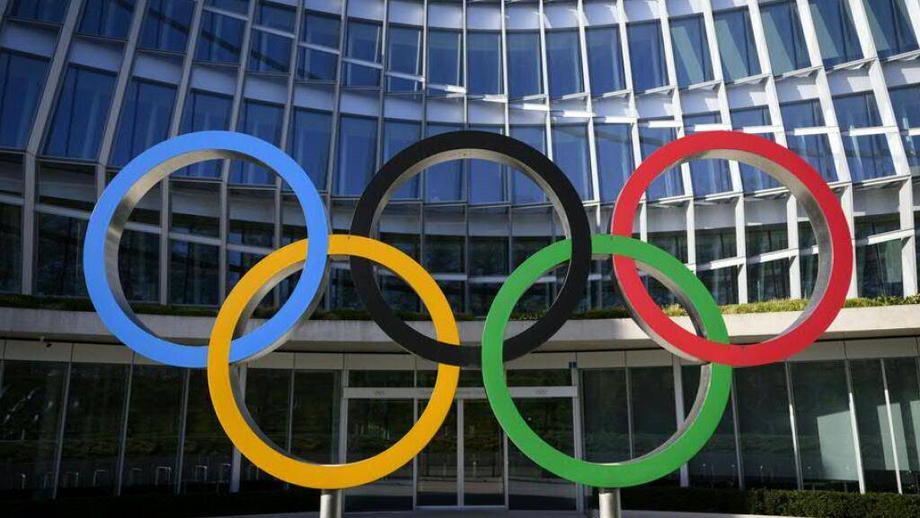 Die Olympischen Ringe vor dem Hauptquartier des IOC in Lausanne