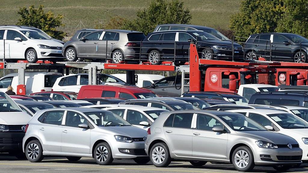 Nach dem Abgas-Skandal bei VW haben Dieselautos in der Schweiz an Sympathie eingebüsst. Der Marktanteil von Dieselfahrzeugen ist aber immer noch hoch. (Symbolbild)