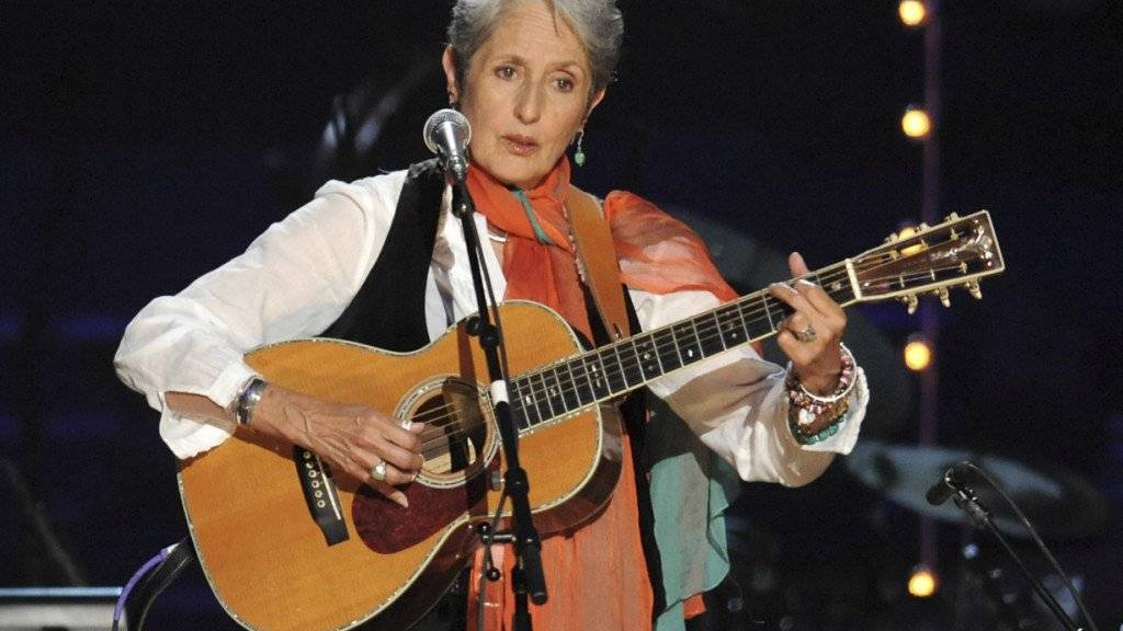 Joan Baez ist eine von mehreren neuen Mitgliedern der Rock and Roll Hall of Fame.