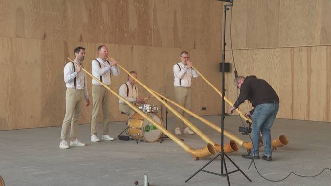 Innerschweizer Alphorn-Quartett nimmt Musikvideo auf