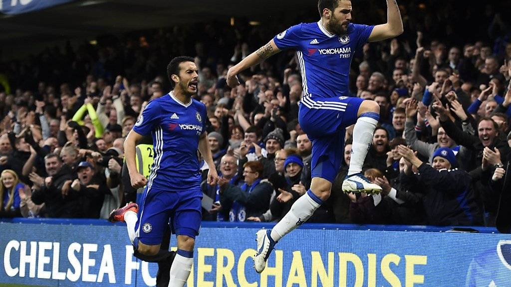 Spanischer Jubel in Chelsea-Blau: Fabregas (rechts) und Pedro beim Sieg gegen Swansea City