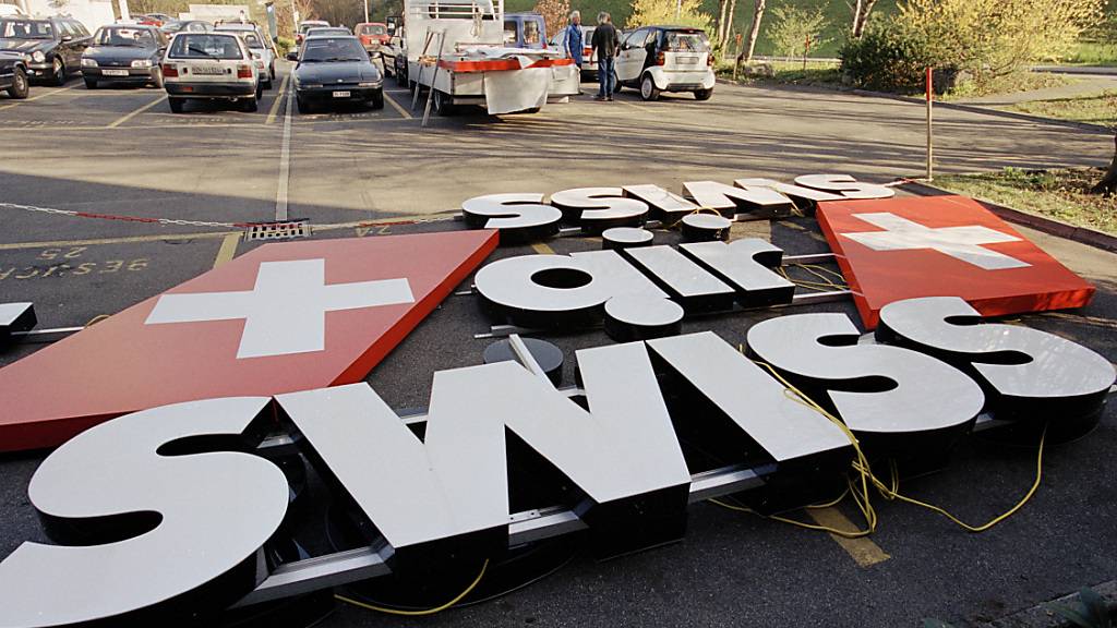 Der Swissair-Liquidator hat sich mit ehemaligen Verantwortlichen der 2001 zusammengebrochenen Fluggesellschaft geeinigt. 29 ehemalige Organe zahlen insgesamt 2,75 Millionen Franken an die Nachlassgesellschaften. (Archivbild)