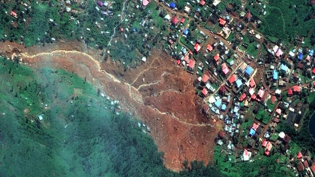 Satellitenbild des Erdrutsches in Freetown.