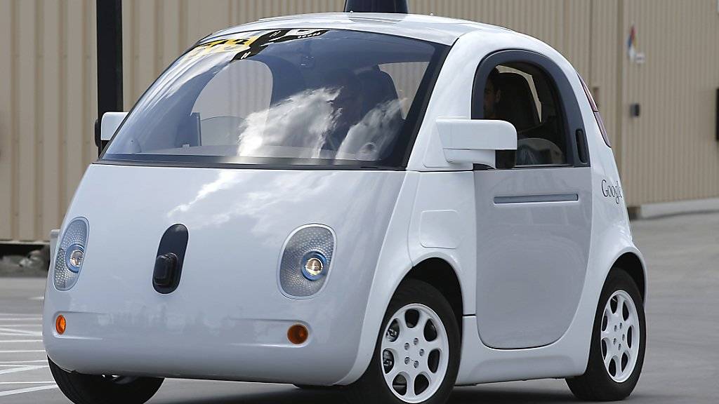 So sieht das selbstfahrende Auto von Google aus. Renault und Nissan wollen noch im laufenden Jahr ebenfalls ein selbstfahrendes Modell präsentieren. (Archiv)
