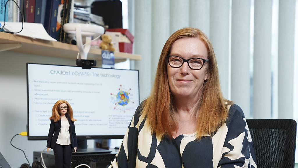 Der Spielzeug-Hersteller Mattel hat eine neue Puppe zu Ehren der Impfstoff-Entwicklerin Sarah Gilbert aus Oxford entwickelt. 