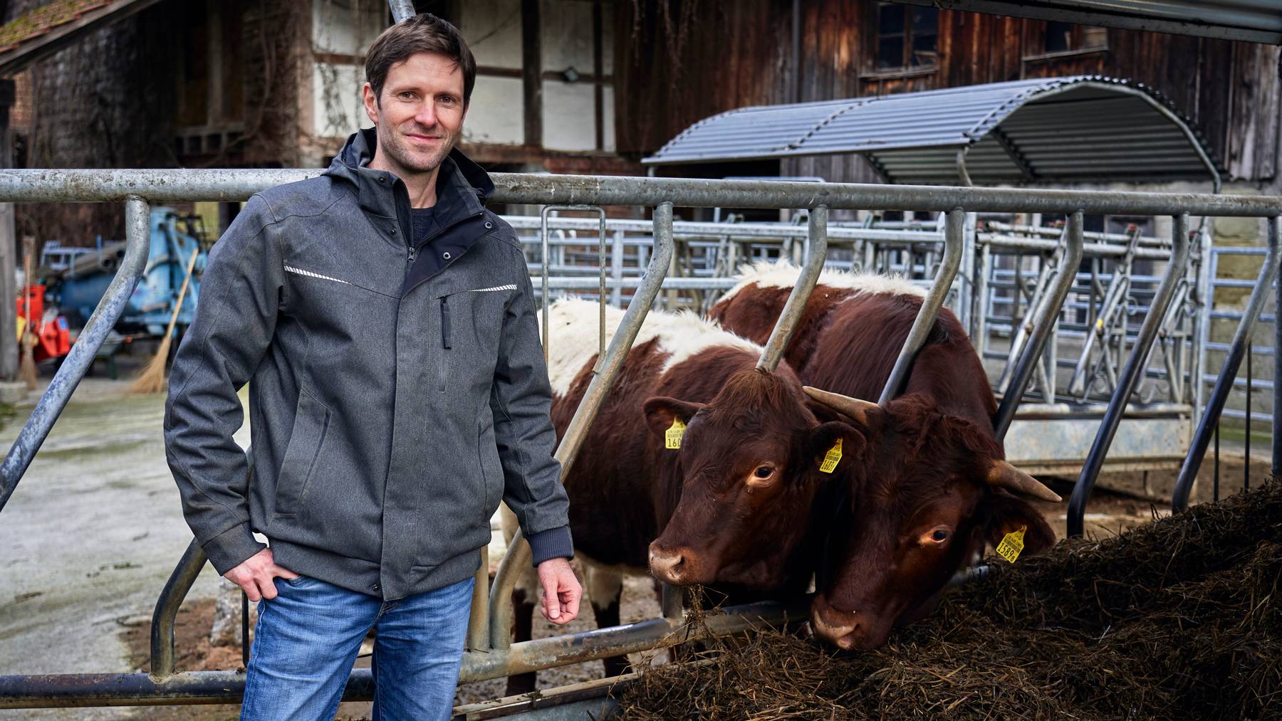 Soll neuer Präsident der Kleinbauern-Vereinigung werden: Kilian Baumann, Berner Nationalrat der Grünen – hier auf seinem Bio-Hof in Suberg.