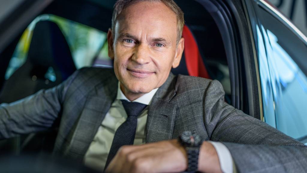 Der schwächelnde deutsche Autokonzern Volkswagen könnten zusätzlich 50'000 Jobs abbauen, sagte Konzern-Chef Oliver Blume in einem internen Interview. (Archivbild)