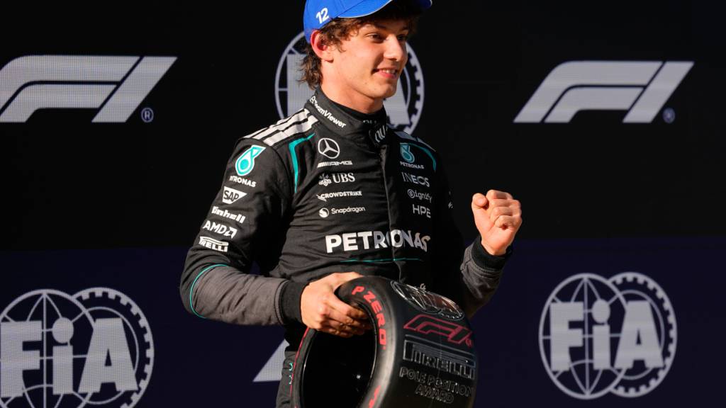 Kimi Antonelli freut sich über seine historische Pole-Position