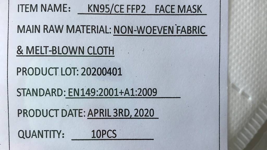 Wegen ungenügender Schutzwirkung zurückgerufen: Die betroffenen Masken könnten anhand der Etikette auf der Verpackung identifiziert werden.