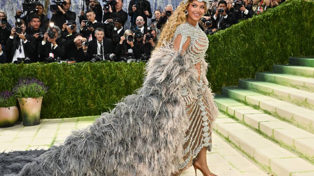 ARCHIV - Beyoncé kommt Benefizgala des Metropolitan Museum of Art anlässlich der Eröffnung der Ausstellung «Costume Art» in New York. Foto: Evan Agostini/Invision/dpa