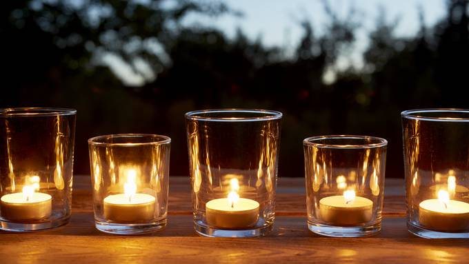 Wegen drohender Stromknappheit: Kerzenverkäufe verdoppeln sich