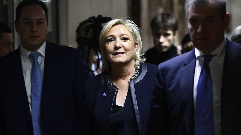 Le Pen sucht kurz vor der Wahl in Frankreich die Nähe zu Russland - und wurde in Moskau sogar von Präsident Putin empfangen.