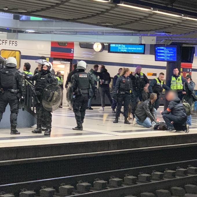 Streit am HB Zürich endet mit drei Verletzten und vier Verhaftungen