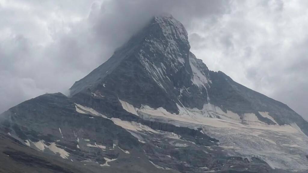 Bergsteiger stirbt bei 800-Meter-Absturz am Matterhorn