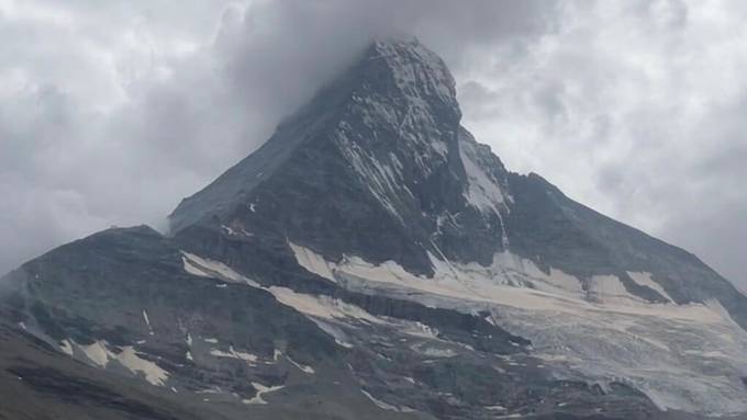 Bergsteiger stürzt am Matterhorn 800 Meter in den Tod