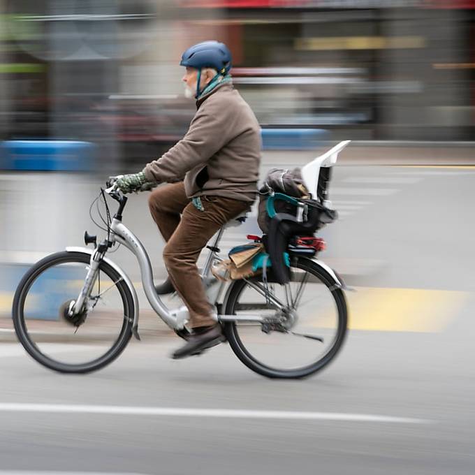 E-Bike-Fahrer stürzt in Oberdorf schwer – muss ins Spital