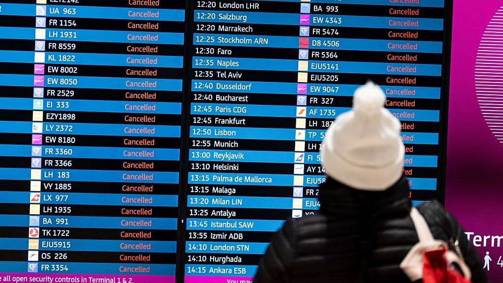 Die deutschen Flughäfen in Berlin und Hamburg streichen am Donnerstag wegen eines Streiks der Luftsicherheitskräfte alle Abflüge. (Archivbild)