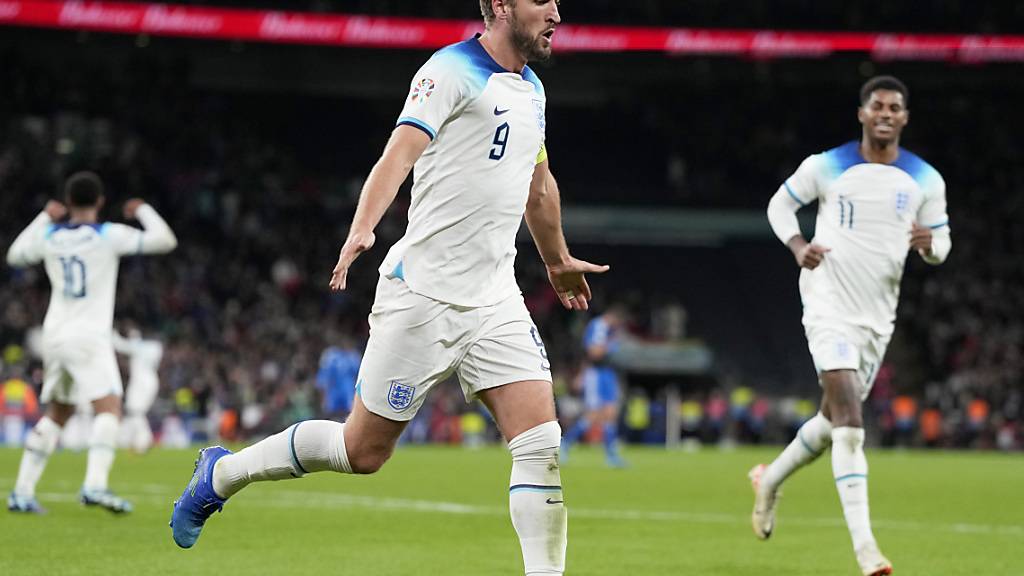 Captain Harry Kane führte England mit zwei Toren zum Prestigesieg über Italien und zur Qualifikation für die Europameisterschaft in Deutschland