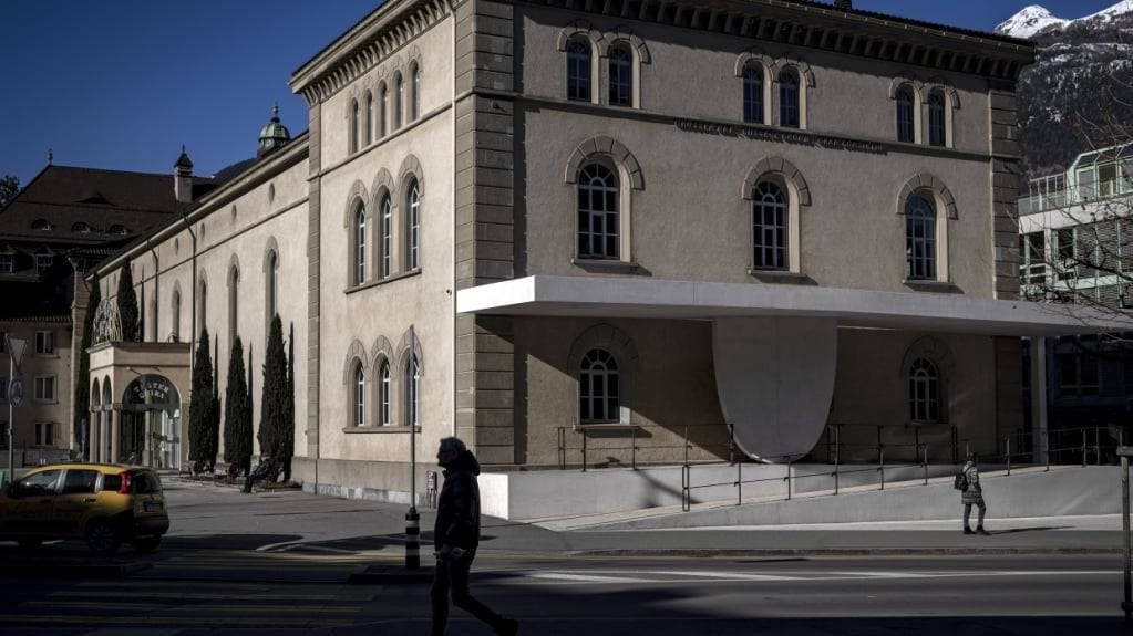 Das Grossratsgebäude des Kantons Graubünden. Der Bündner Grosse Rat hat am Donnerstag Steuerentlastungen für Familien und Zweiverdiener-Ehepaare beschlossen. (Archiv)