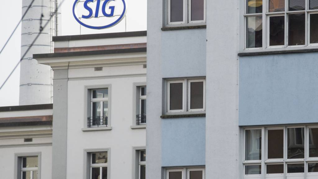 Der Schaffhausesr Verpackungsspezialist SIG muss einen deutlichen Umsatzrückgang vermelden. (Archivbild)