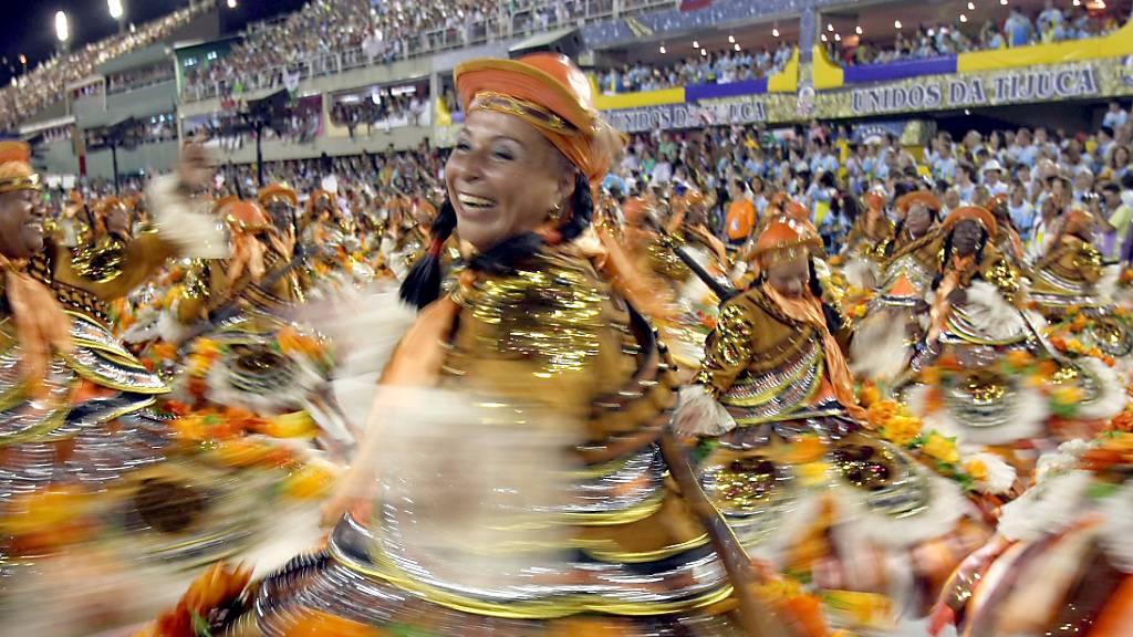 ARCHIV - Inmitten einer neuen Corona-Welle hat die brasilianische Metropole Rio de Janeiro wieder die weltberühmten Karnevalsumzüge verschoben. (Archivbild) Foto: Macelo Sayao/EFE/dpa