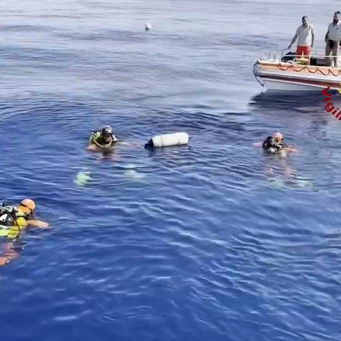 Zwei Leichen an Bord von gesunkener Jacht entdeckt