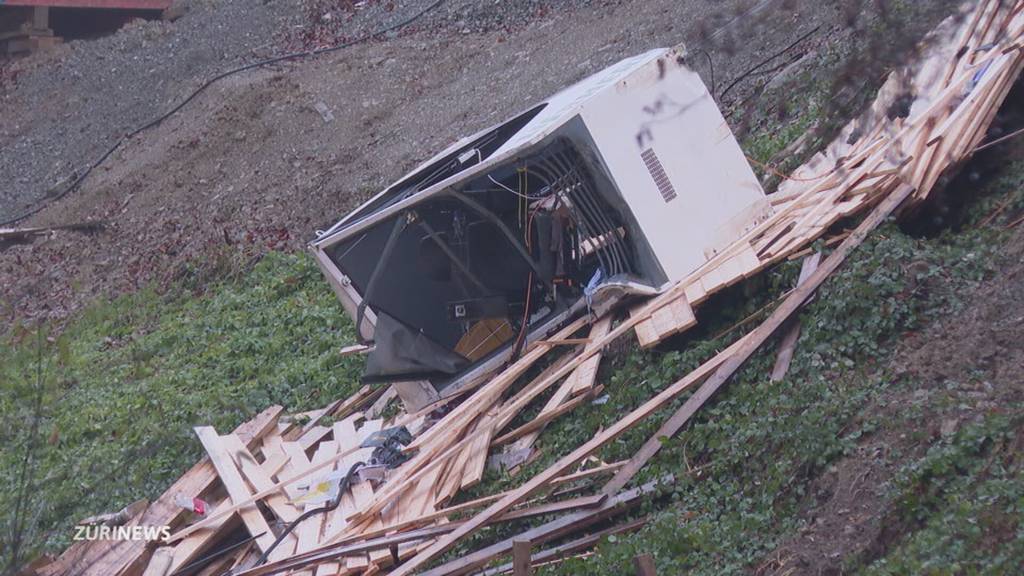 Grosser Schaden bei Kranunglück in Uerikon