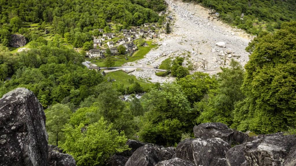 Mehrere Faktoren führten im Juni 2024 zu einem aussergewöhnlich heftigen Murgang bei Fontana im Bavonatal.