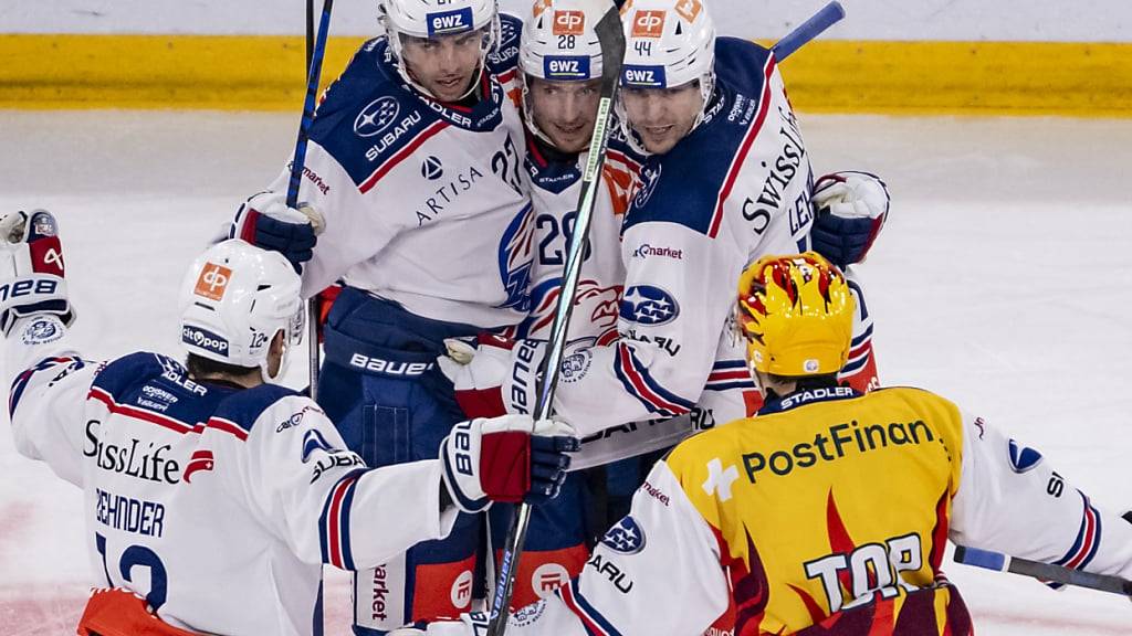 Dank zwei Toren in den letzten sechs Minuten gewinnt der Meister ZSC auswärts gegen Biel 3:1