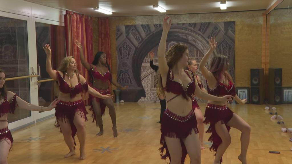 Bauchtanzschule übt für grossen Auftritt