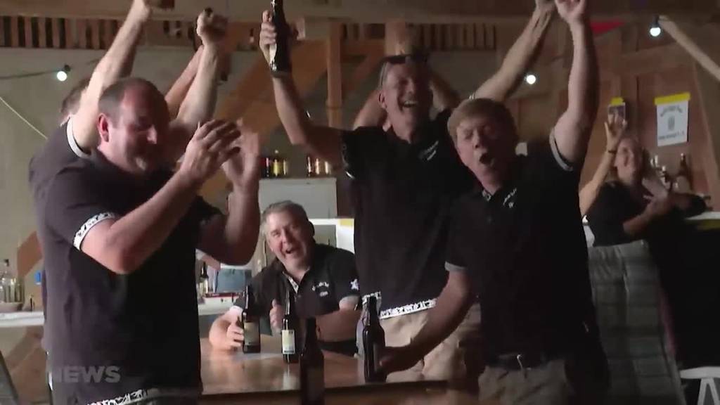 Schwingsport begeistert auch die Städter: Public Viewing auf dem Bauernhof in der Elfenau