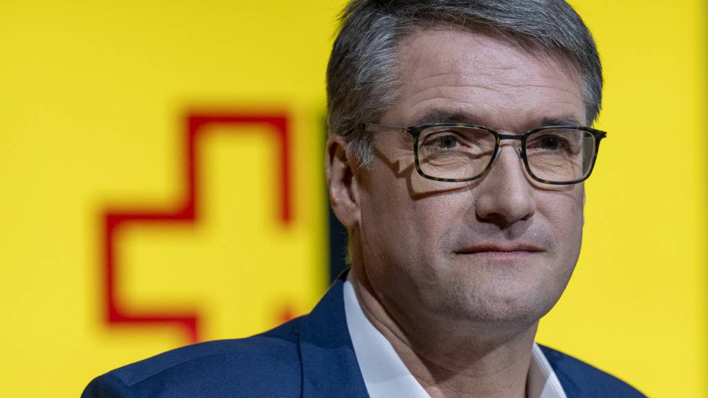 Verwaltungsratspräsident Christian Levrat wehrt sich im Interview mit der «Handelszeitung» gegen die geplante Einschränkung der Post. (Archivbild)