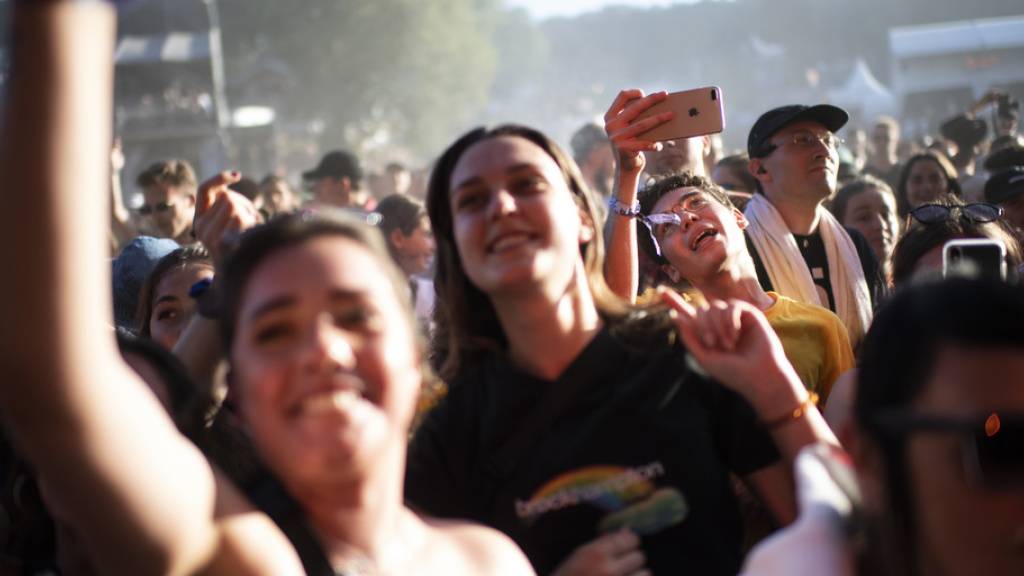 2019 war die Festivalwelt noch in Ordnung: Fans am Openair St. Gallen. 2021 allerdings vereitelt das Coronavirus das Openair St. Gallen und das Gurtenfestival - und das bereits zum zweiten Mal in Folge. (Archivbild)