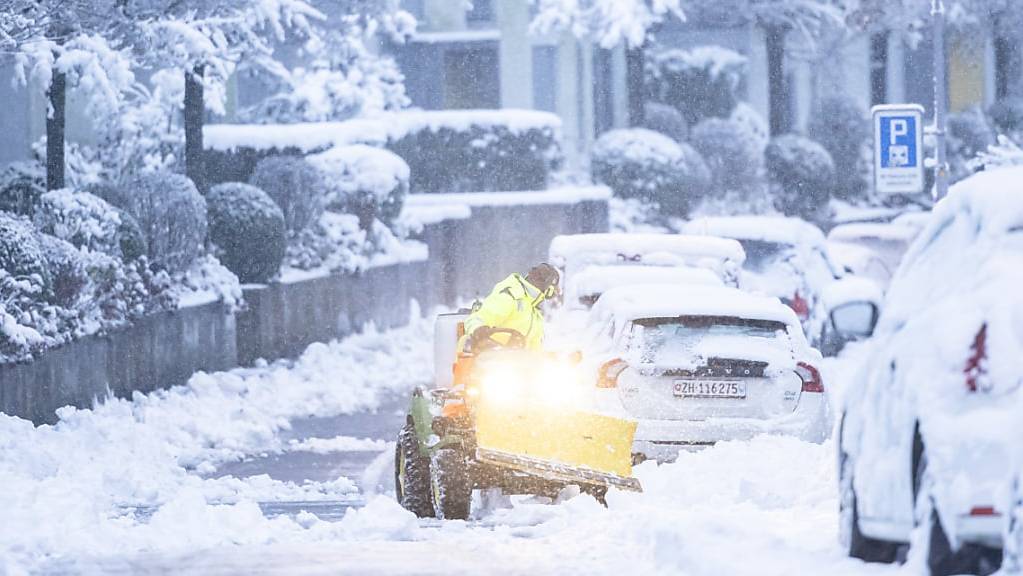 Die Strassen vom Schnee zu befreien, wird vermutlich in den nächsten Tagen nicht mehr nötig sein. (Archivbild)