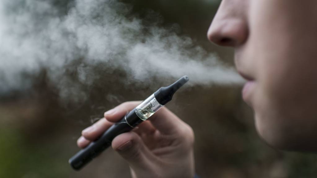 Tabakprodukte und E-Zigaretten sollen im Kanton Thurgau erst ab 18 Jahren erhältlich sein.