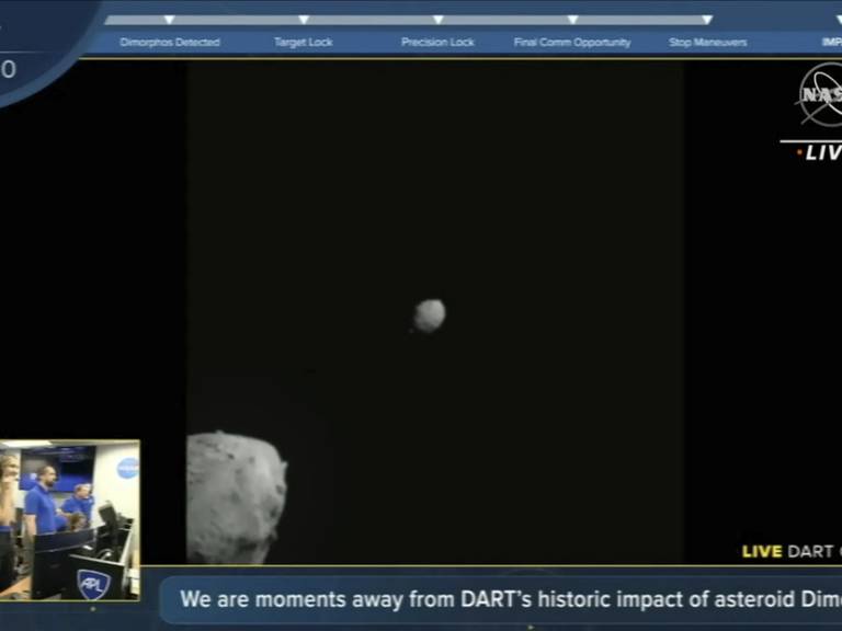Im Nasa-Livestream konnte man beobachten , wie sich die Nasa-Sonde dem kleineren Astroiden Dimorphos näherte.